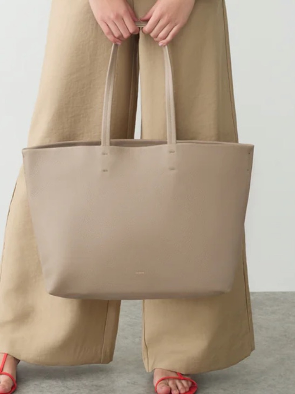 Cuyana Classic Easy Tote in Stone